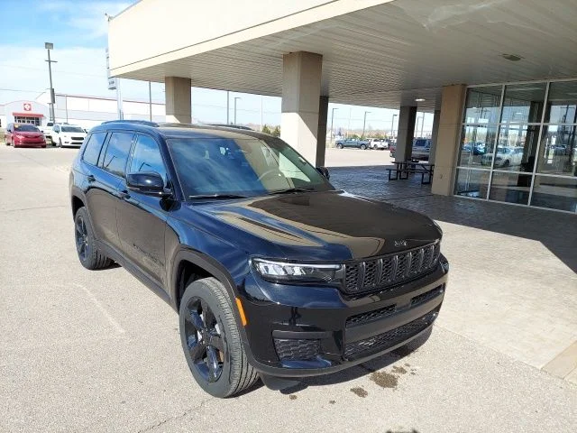 2025 Jeep Grand Cherokee L Altitude 4x4's photo