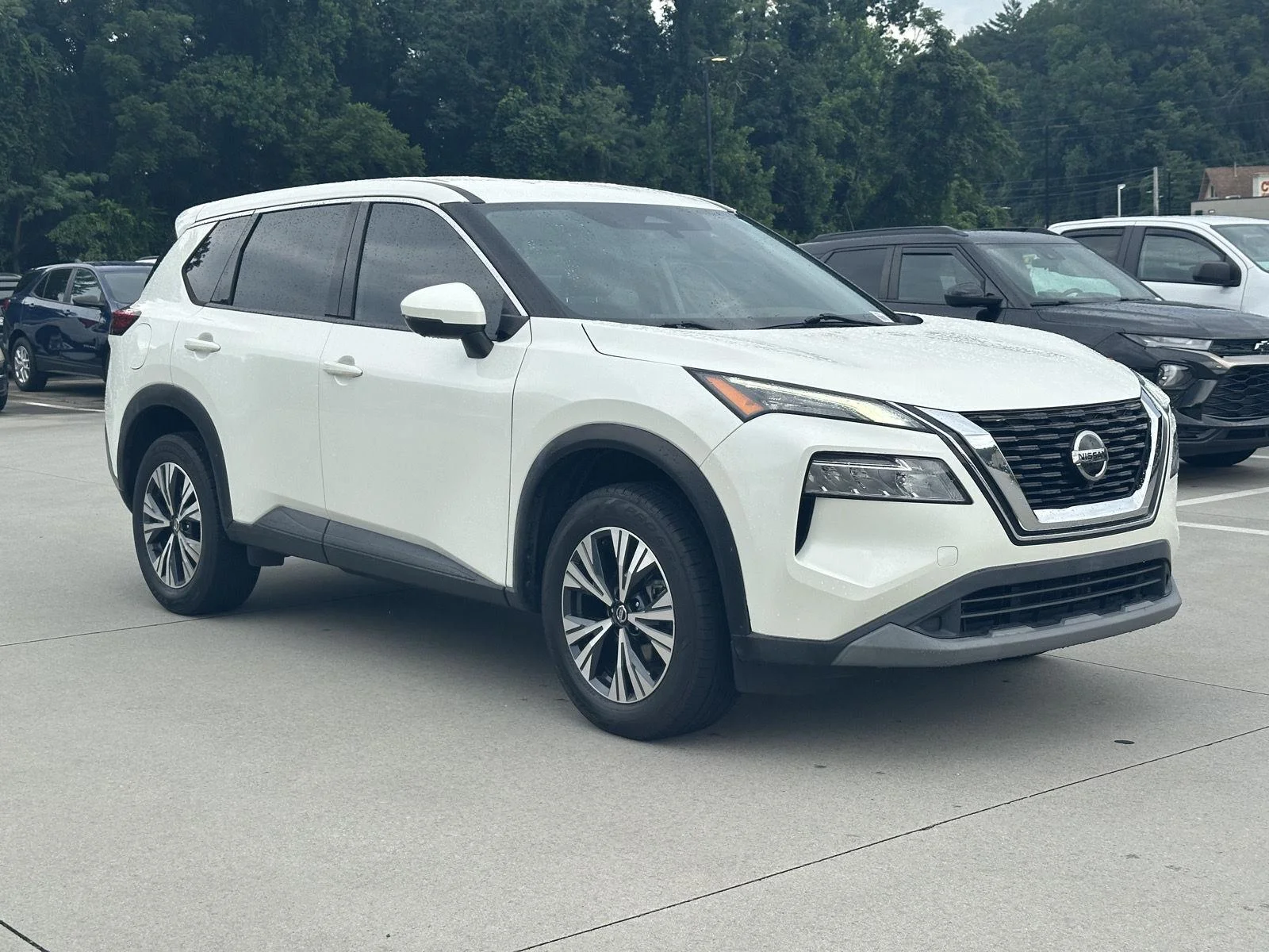 Used 2021 Pearl White Tricoat Nissan SV image 1