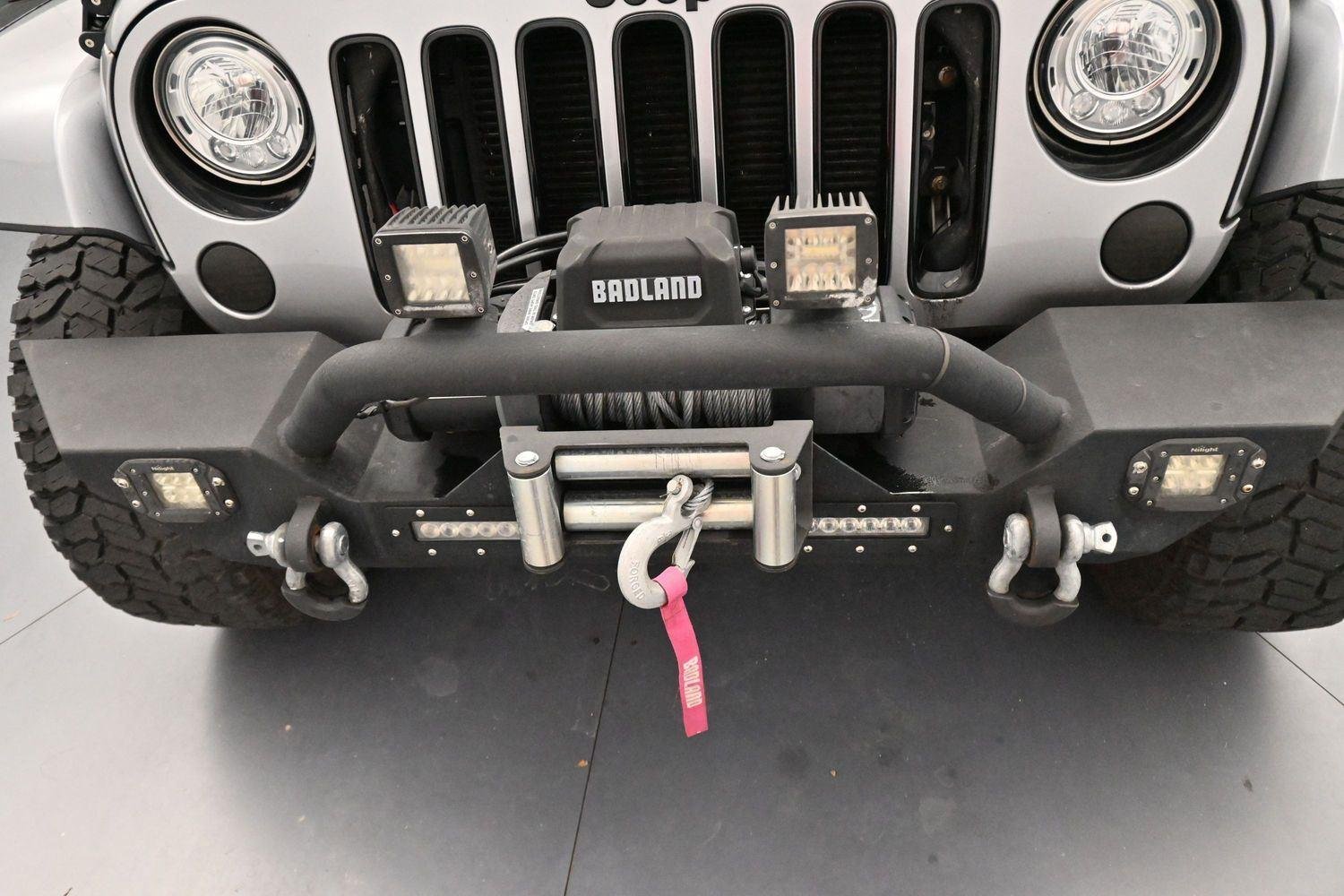 Used 2017 Billet Silver Metallic Clearcoat Jeep Smoky Mountain image 37