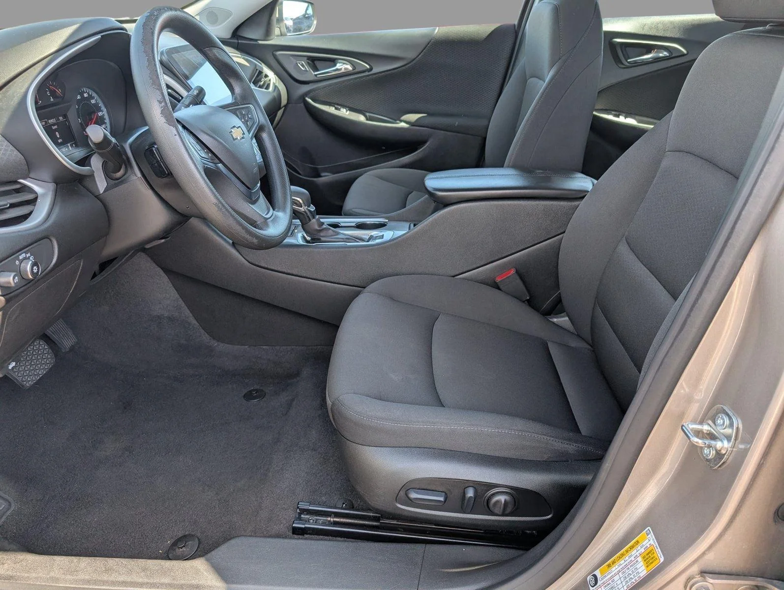 Used 2024 Mineral Gray Metallic Chevrolet 1LT image 12