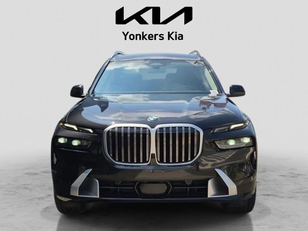 Used 2025 Black BMW xDrive40i image 3