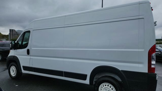 Used 2025 White Ram High Roof image 5
