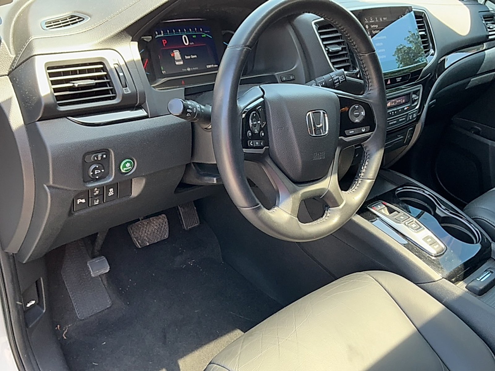 Used 2022 Platinum White Pearl Honda 2WD Touring 7 Passenger image 8