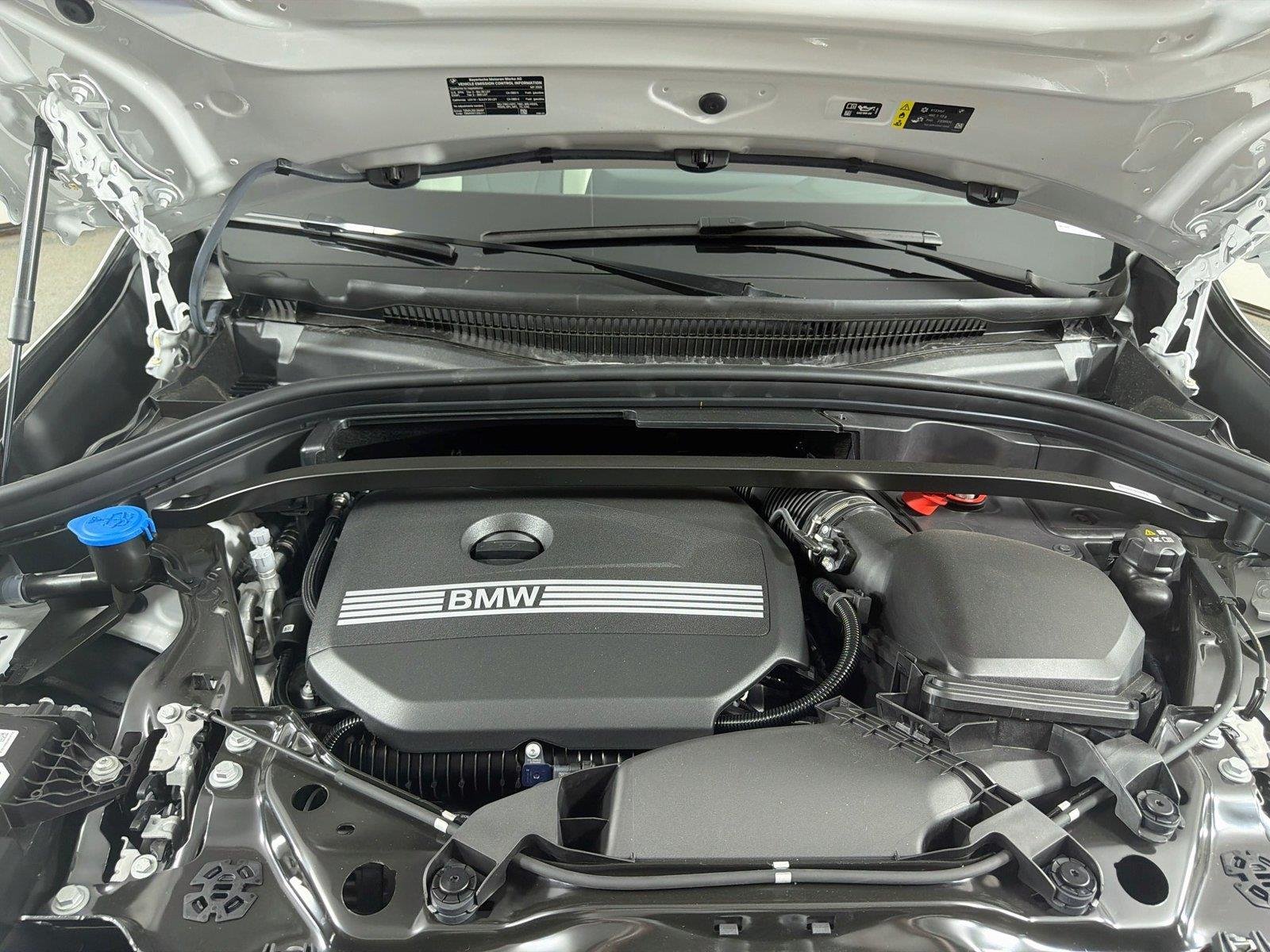 New 2026 Mineral White Metallic BMW xDrive28i image 29
