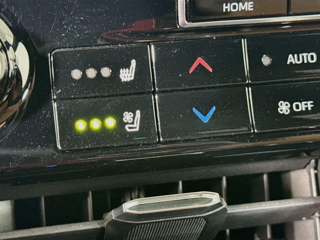Used 2022 Wind Chill Pearl Toyota Hybrid Platinum image 19