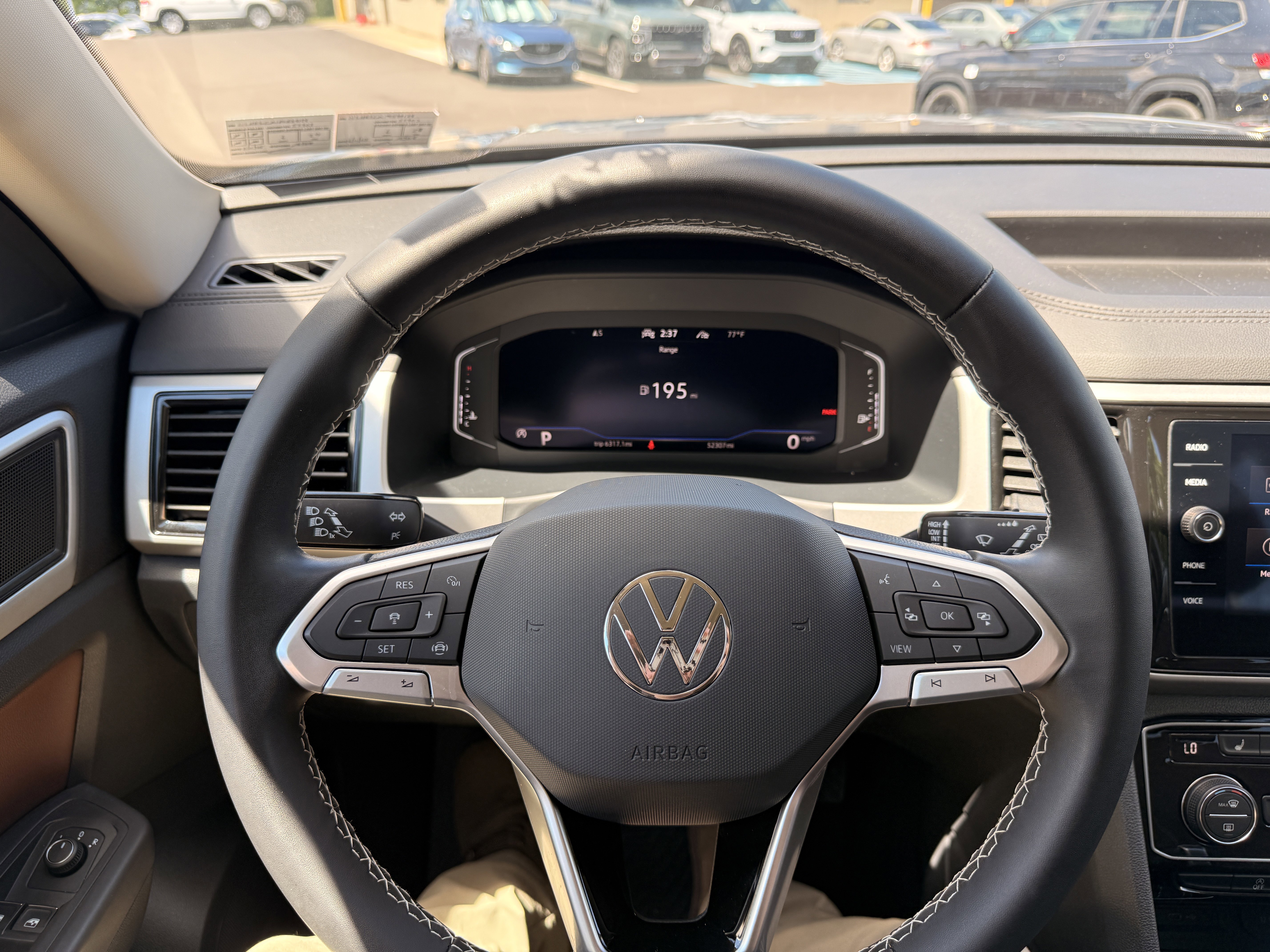 Used 2023 Silver Volkswagen 3.6L V6 SE w/Technology image 29