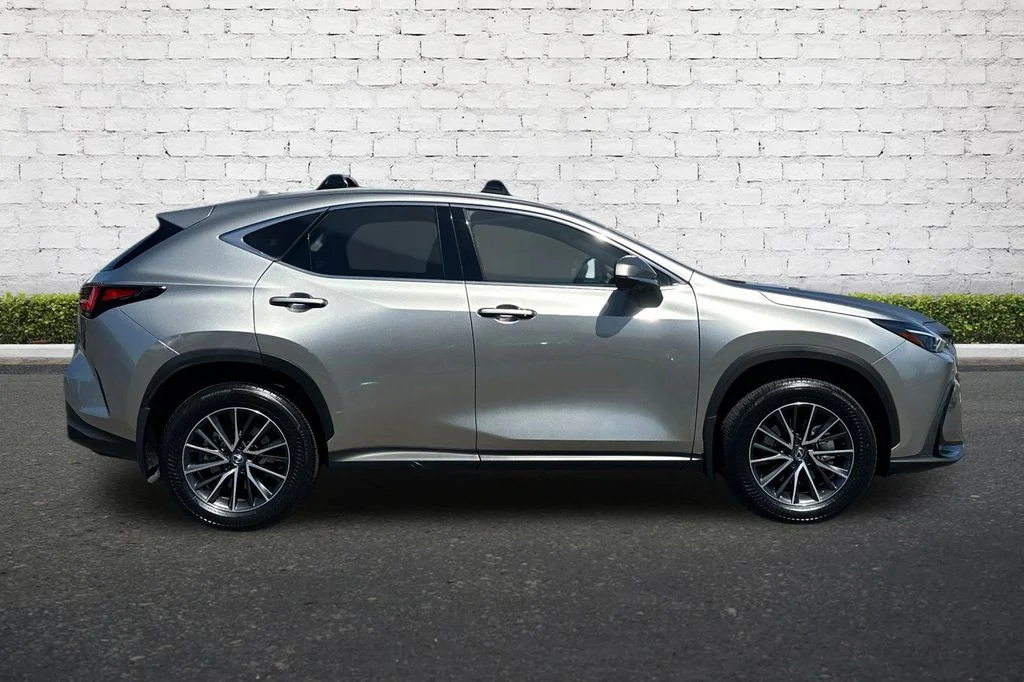 Used 2025 Silver Lexus 350h Premium image 3