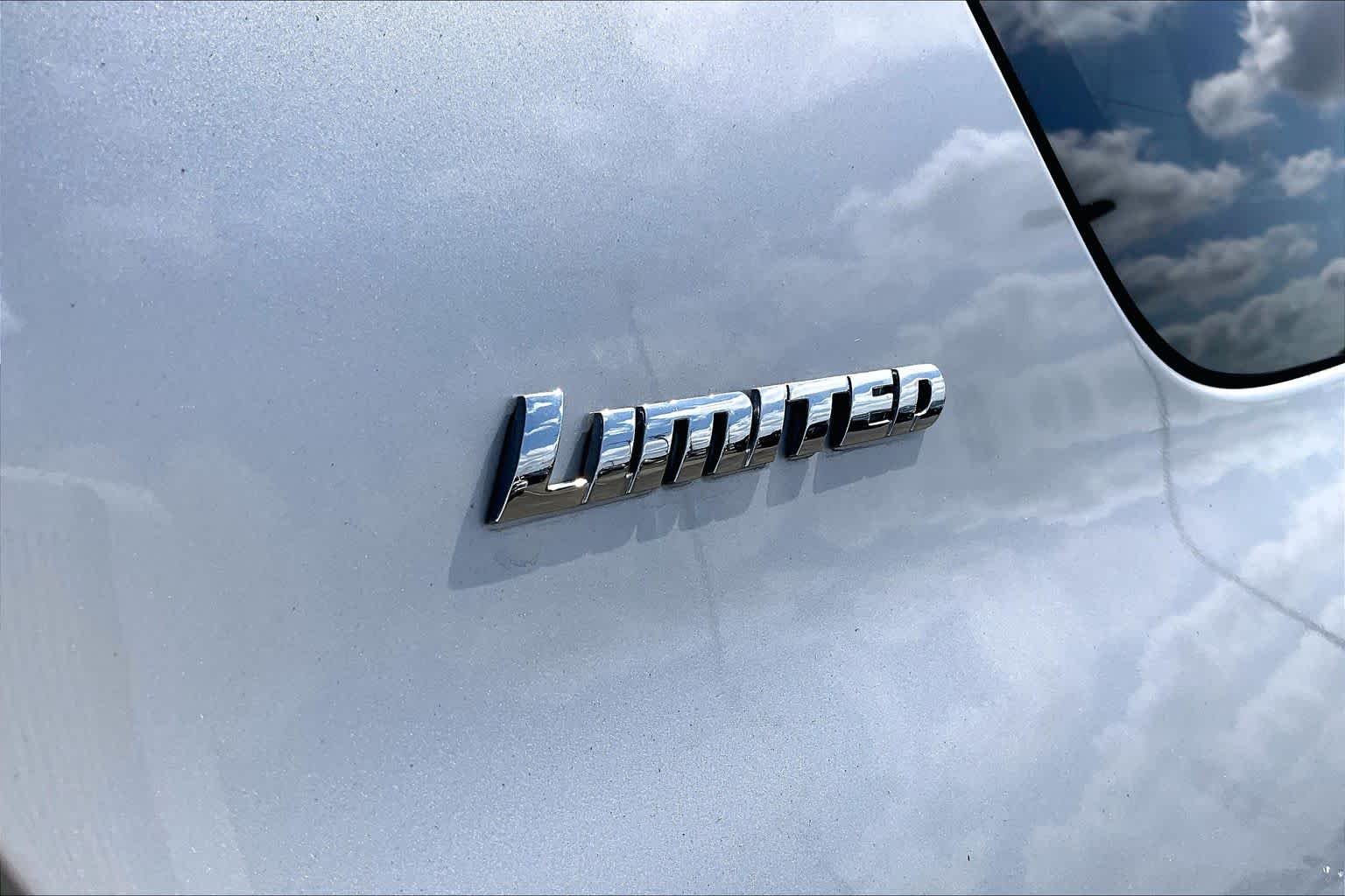 Used 2024 Classic Silver Metallic Toyota Limited image 9