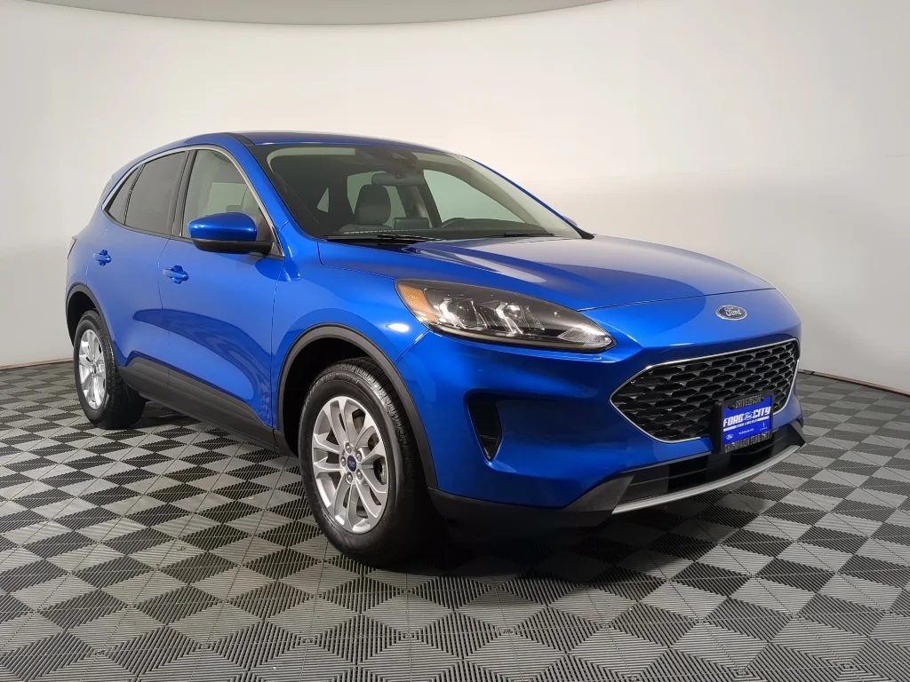 Used 2020 Ford Escape SE with VIN 1FMCU9G67LUC65801 for sale in Champaign, IL