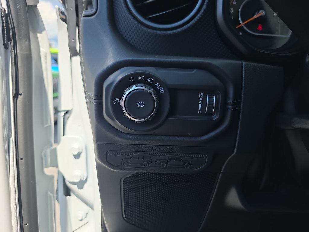 New 2026 Bright White Clearcoat Jeep Rubicon X image 19