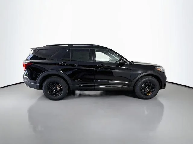 New 2026 Agate Black Metallic Ford Tremor® image 42