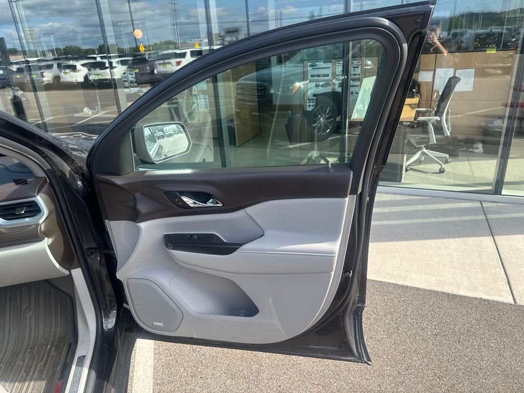 Used 2017 Silver GMC SLT-1 image 23