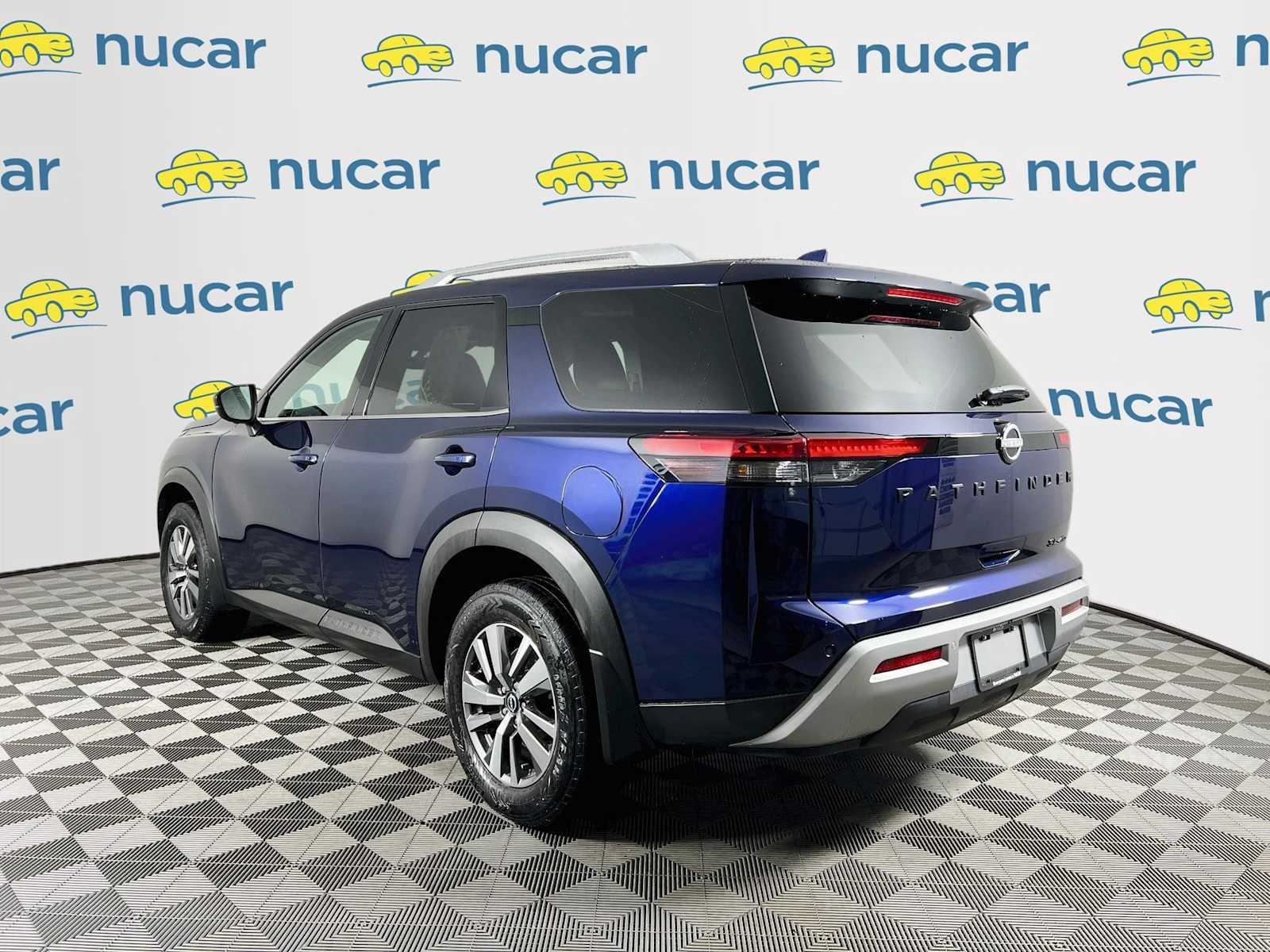 Used 2023 Deep Ocean Blue Pearl Nissan SL image 5