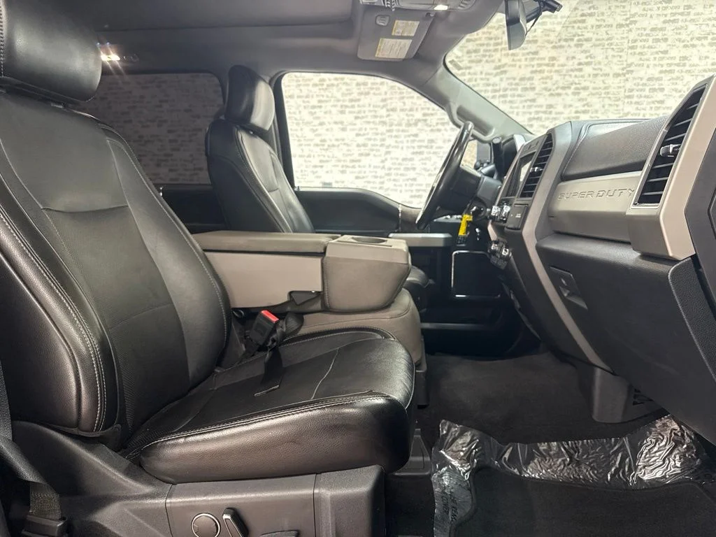 Used 2019 Agate Black Metallic Ford Lariat image 10