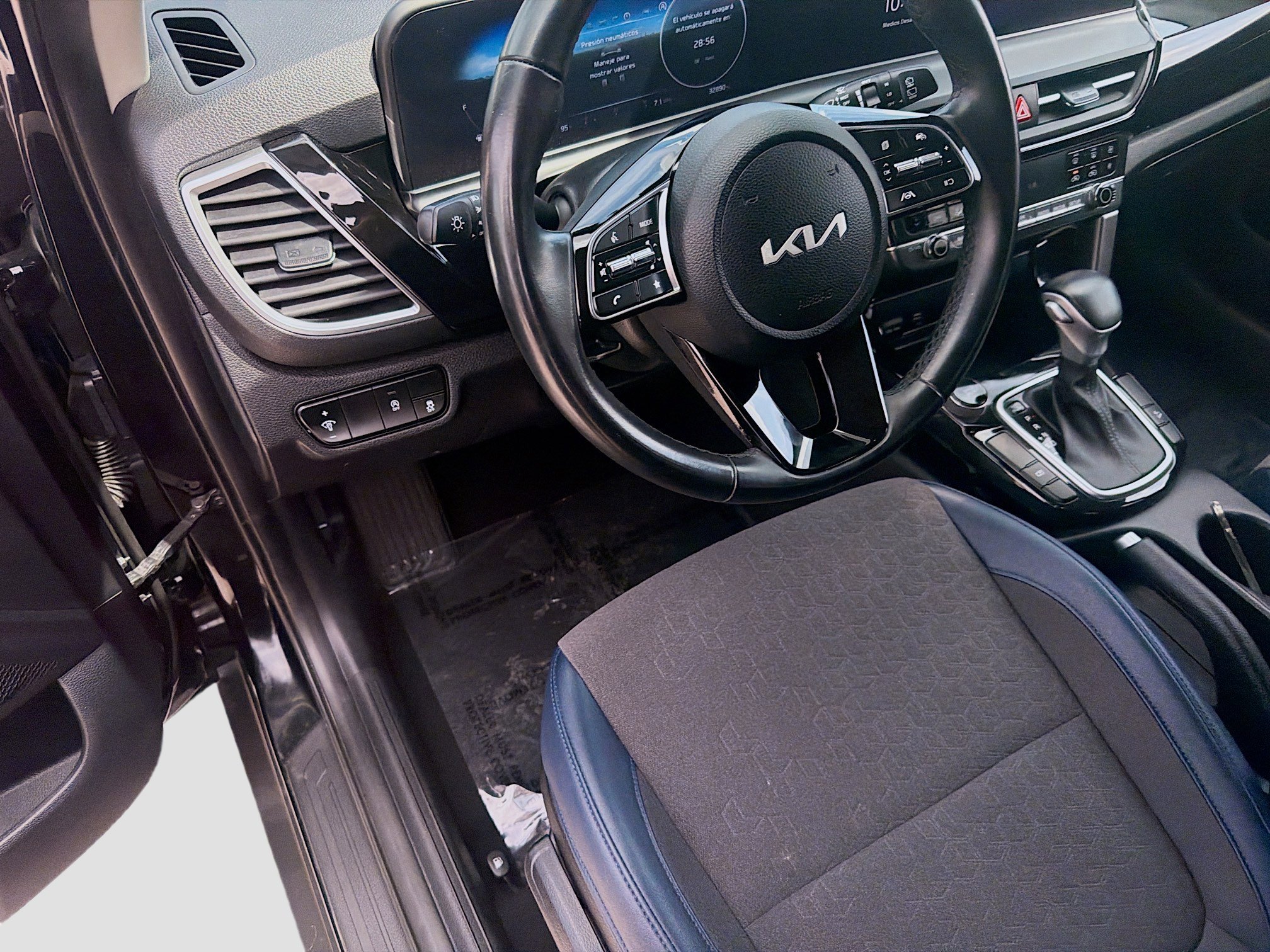 Used 2024 Fusion Black Kia S image 9