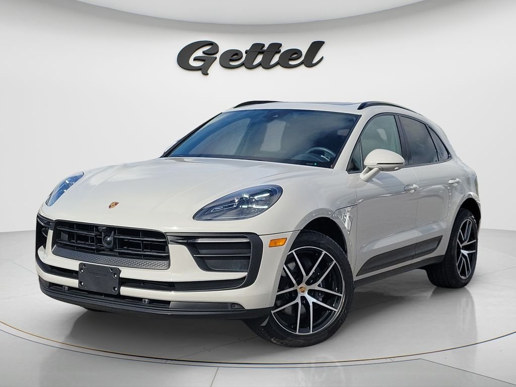 2025 Porsche Macan -'s photo