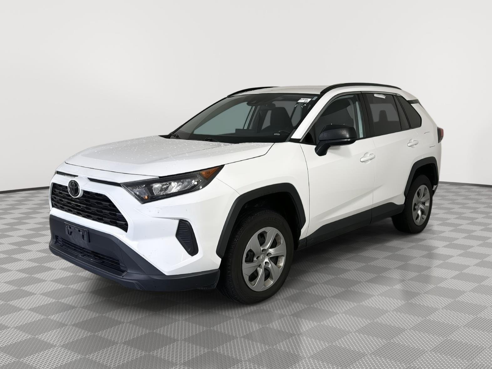 Used 2019 Super White Toyota LE image 3