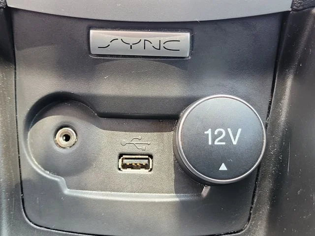Used 2019 Ingot Silver Ford SE image 29