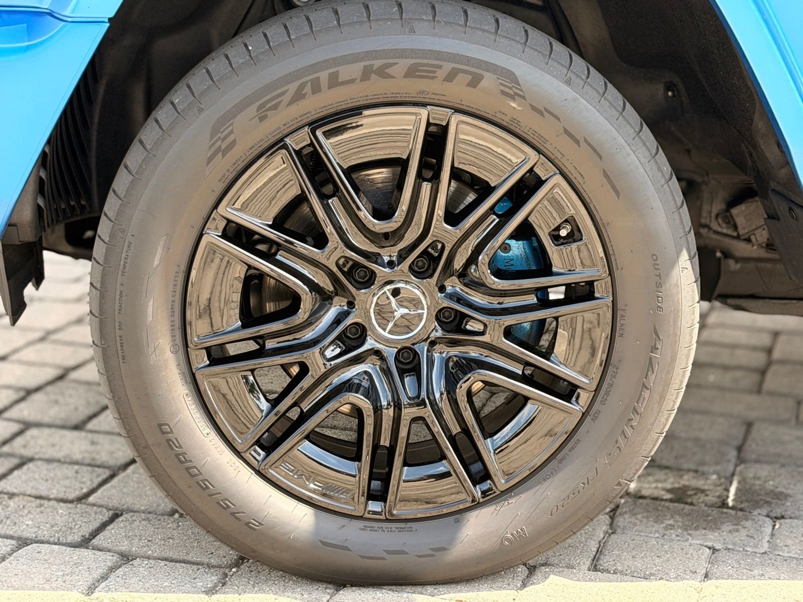 Certified Used 2025 MANUFAKTUR South Sea Blue Magno Mercedes-Benz G 580 image 13