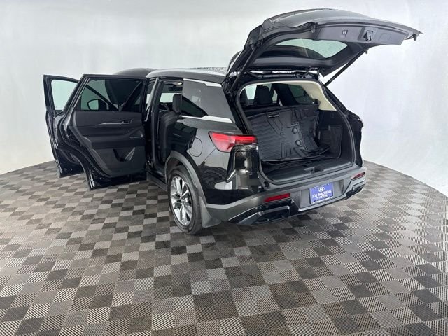 Used 2025 Black INFINITI LUXE image 16