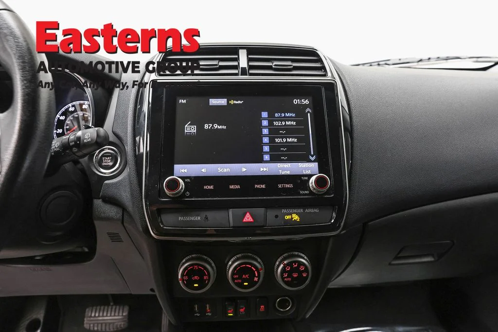 Used 2022 Silver Mitsubishi 2.0 SE image 12