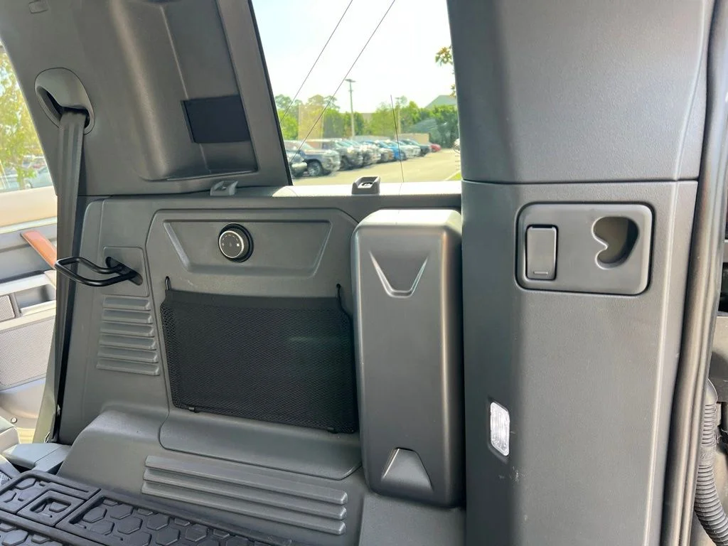Used 2024 Green Land Rover S image 32