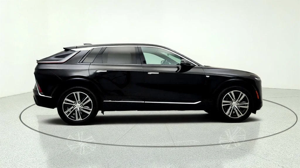 Used 2025 Stellar Black Metallic Cadillac 4dr Luxury w/1SC image 4