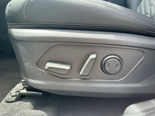 New 2026 Glacial White Pearl Kia X-Line image 16