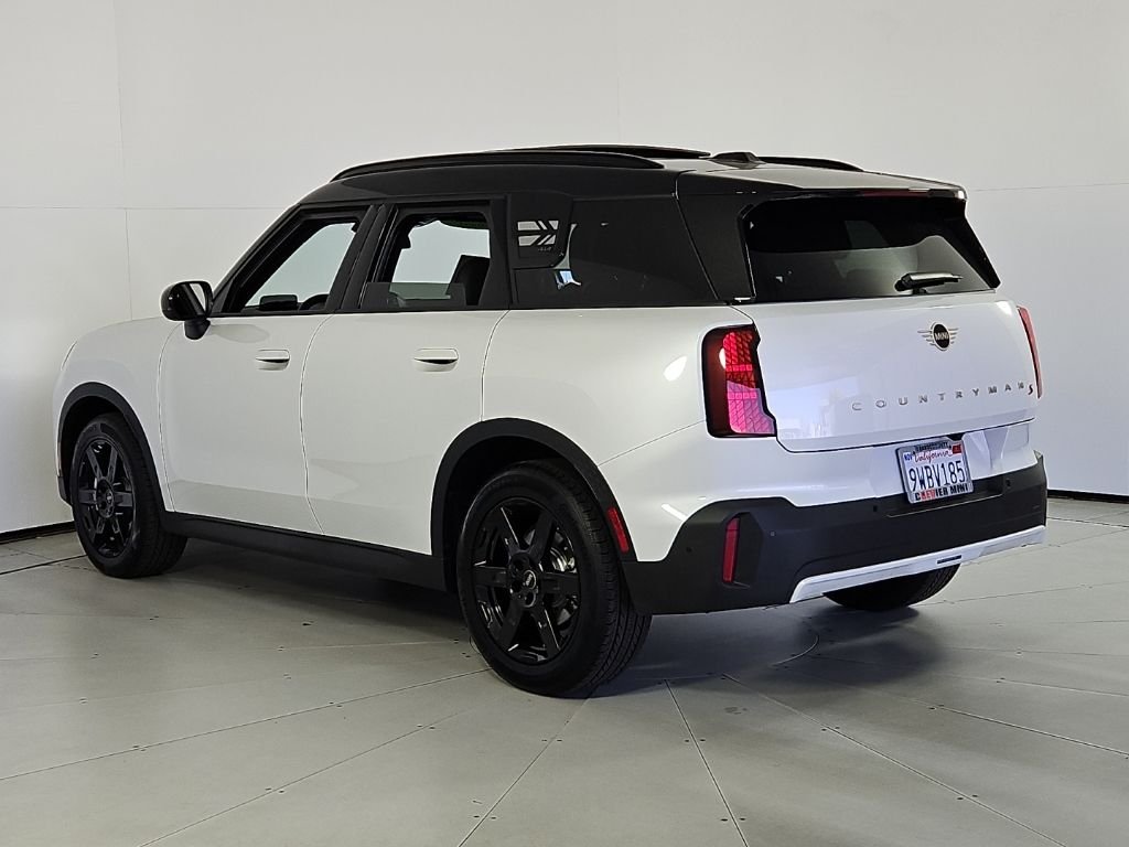 Certified Used 2026 White Metallic MINI Signature Plus image 9