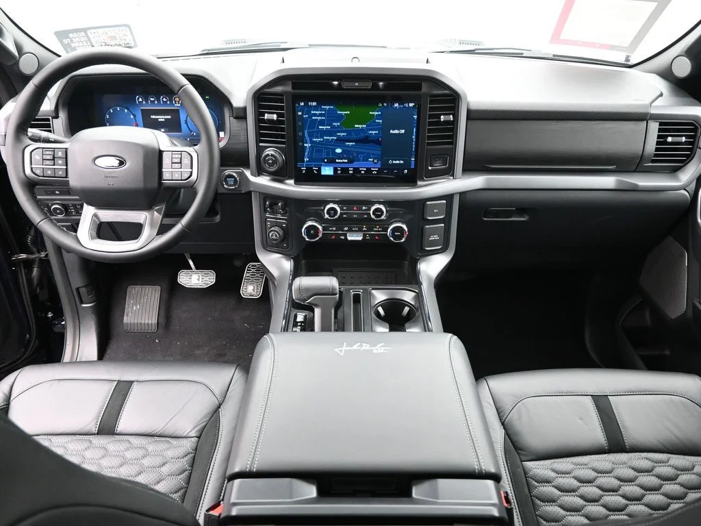New 2025 Antimatter Blue Metallic Ford XLT image 23