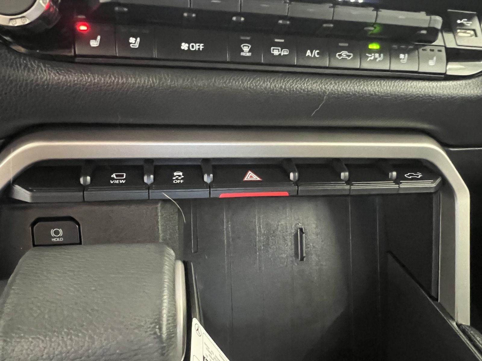 2025 Toyota Tundra Limited - Photo 25