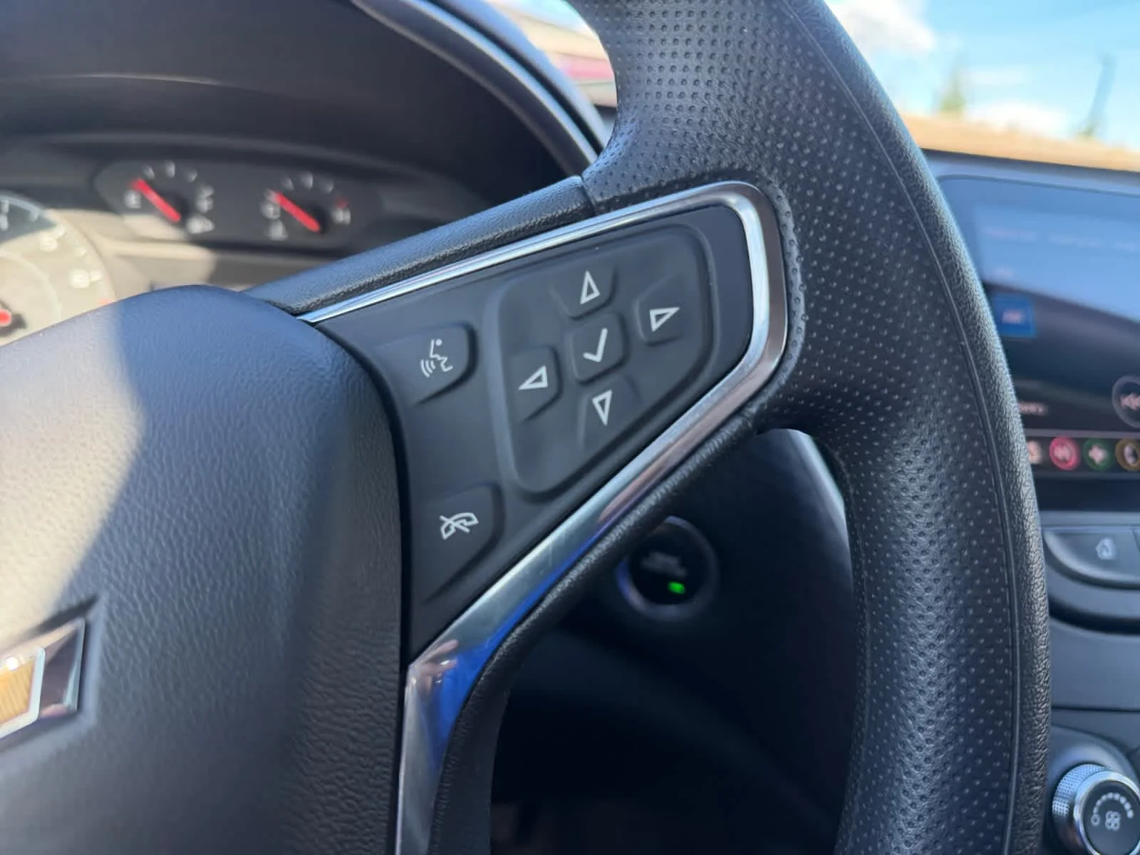 Used 2020 Silver Ice Metallic Chevrolet LS image 28
