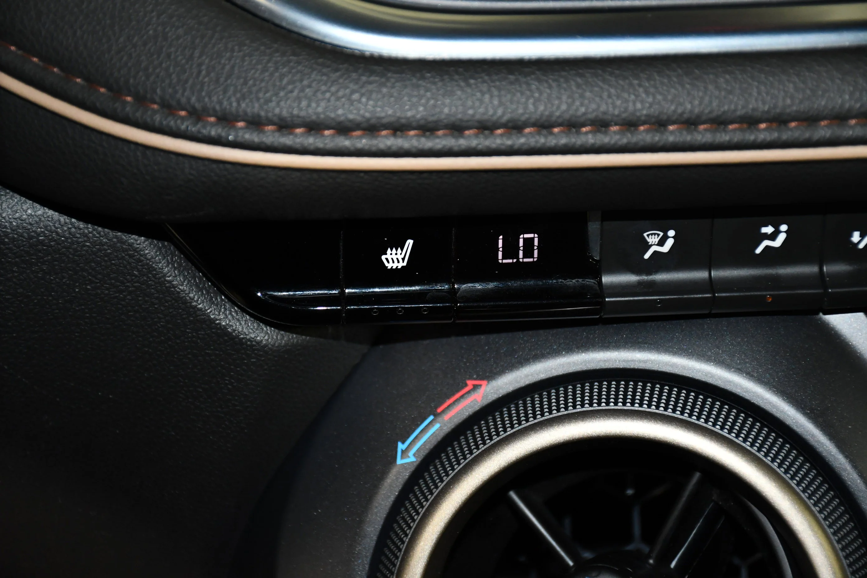 Used 2024 Black Chevrolet Premier image 29