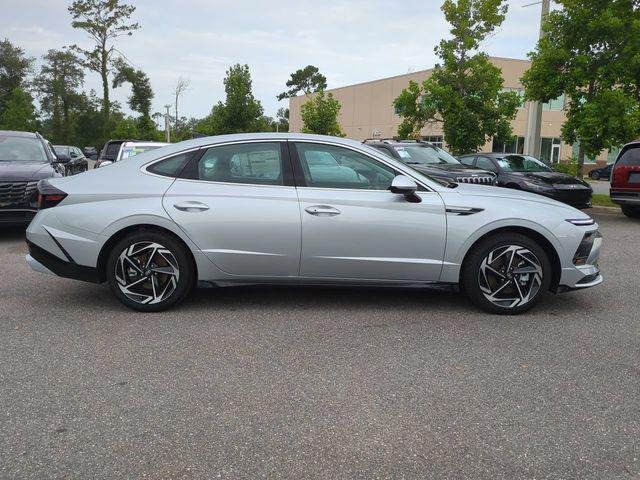New 2026 Silver Hyundai SEL Sport image 4