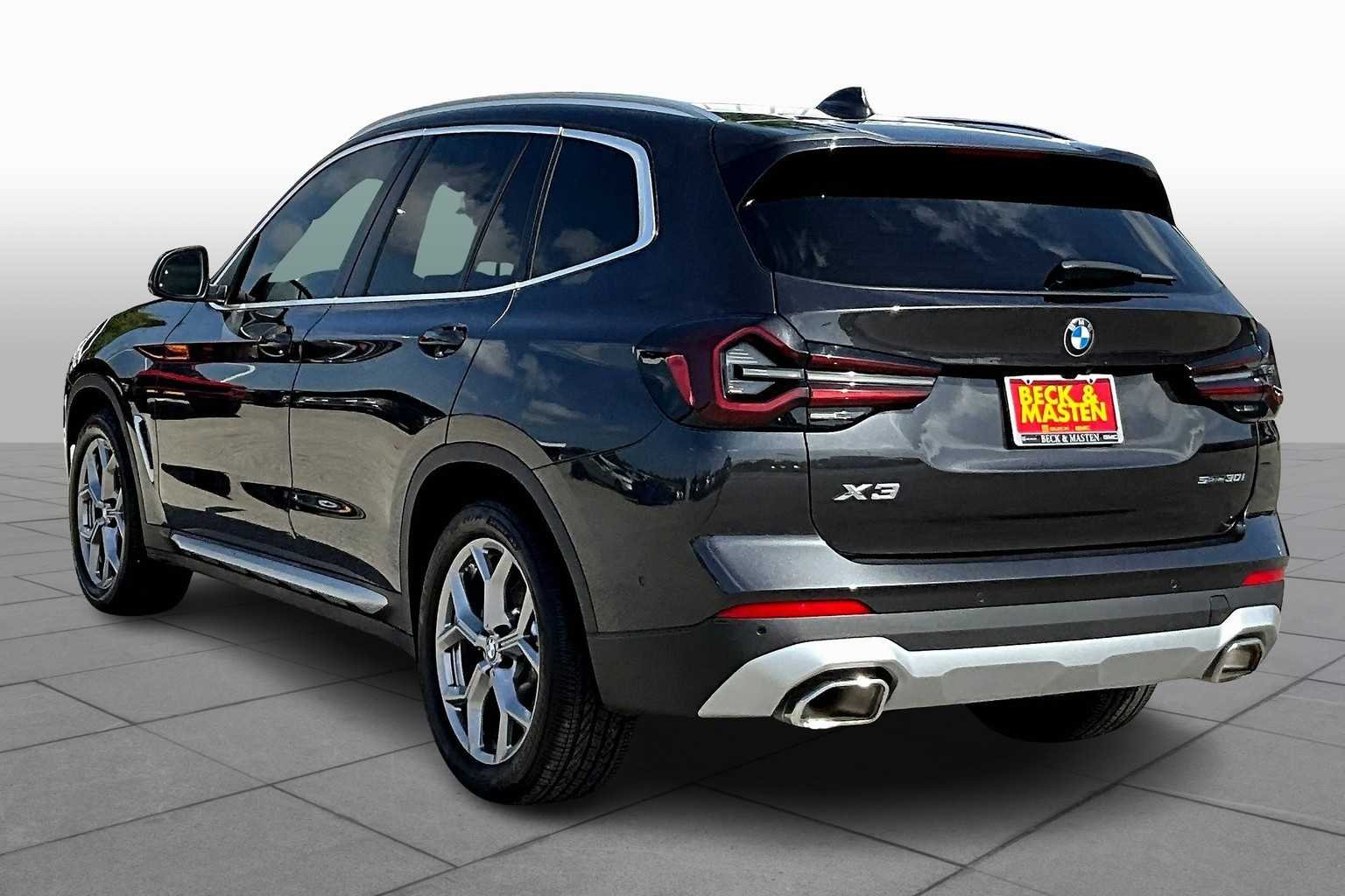 Used 2024 Dark Graphite Metallic BMW sDrive30i image 11