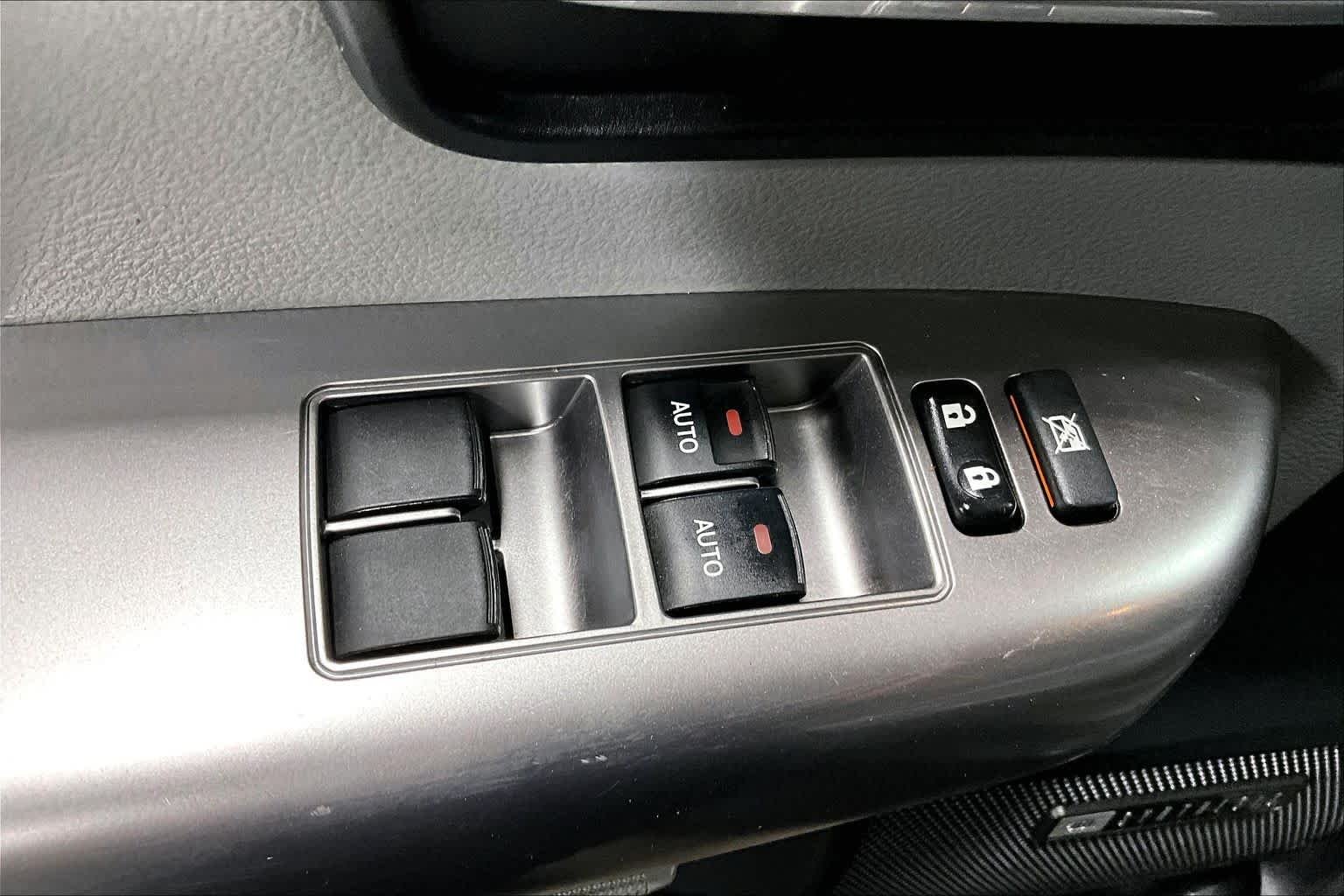 Used 2018 Midnight Black Metallic Toyota Limited image 32