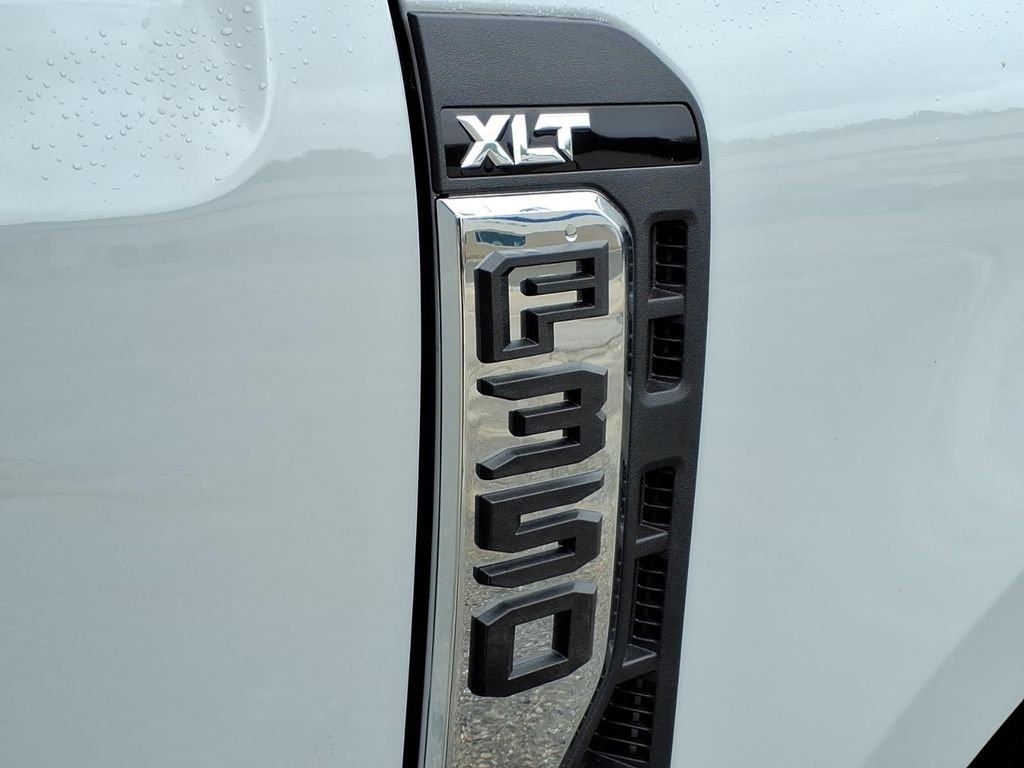 New 2026 Avalanche Ford F-350® XLT image 13