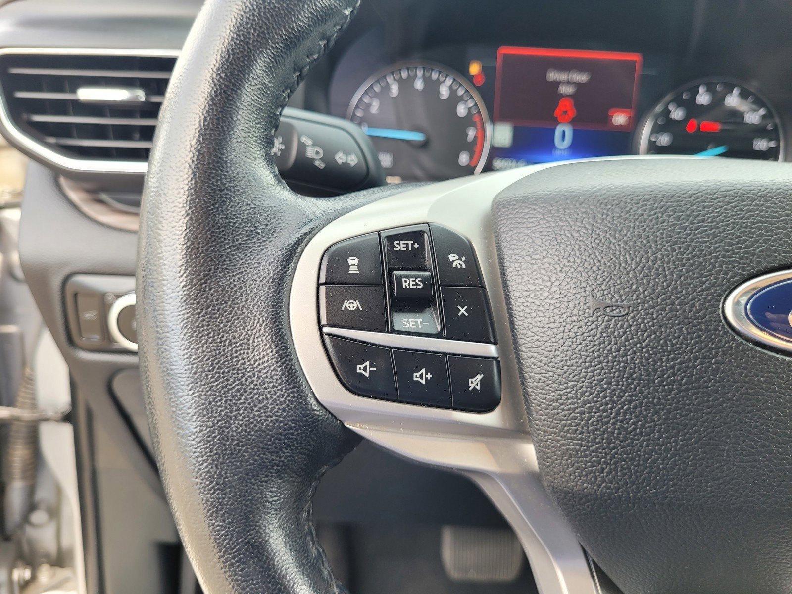 2023 Ford Explorer Limited - Photo 22