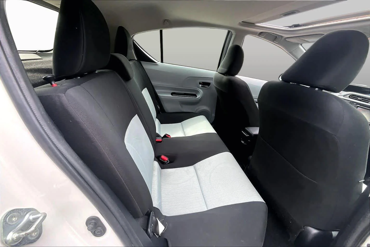 Used 2012 Moonglow Toyota Three image 21