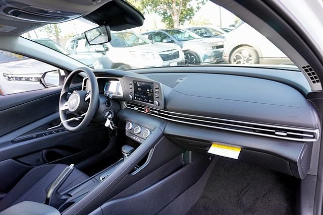 New 2026 White Hyundai SE image 10