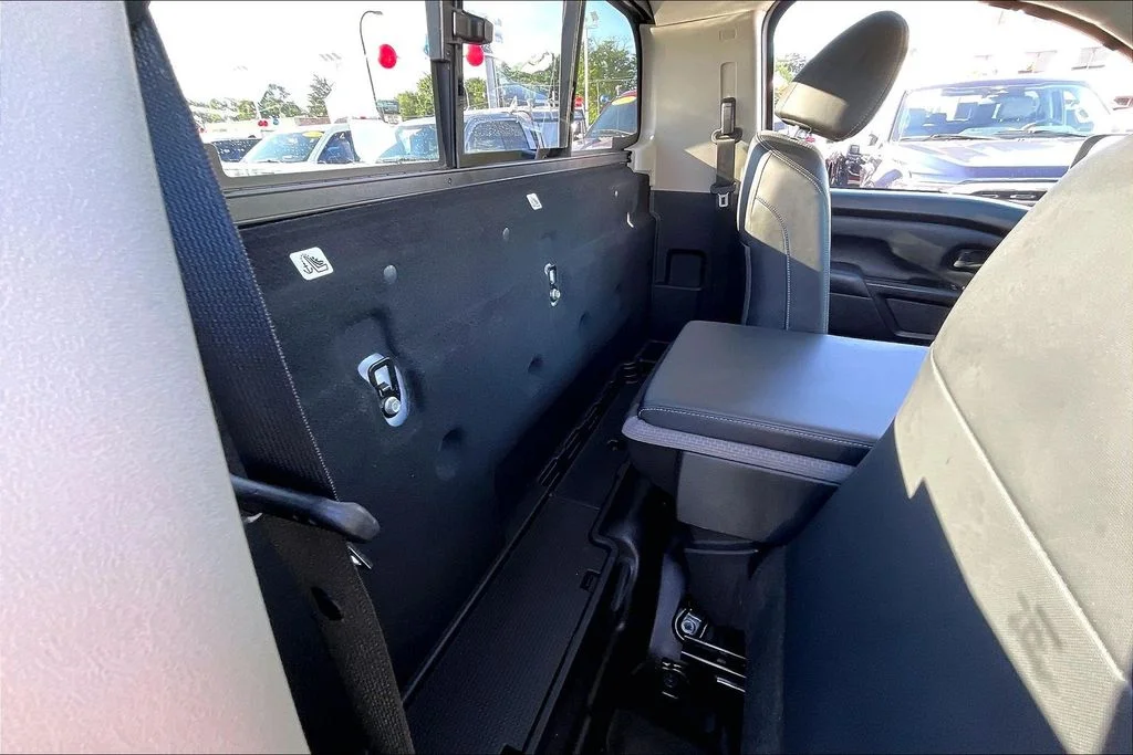 Used 2019 White Nissan S image 26