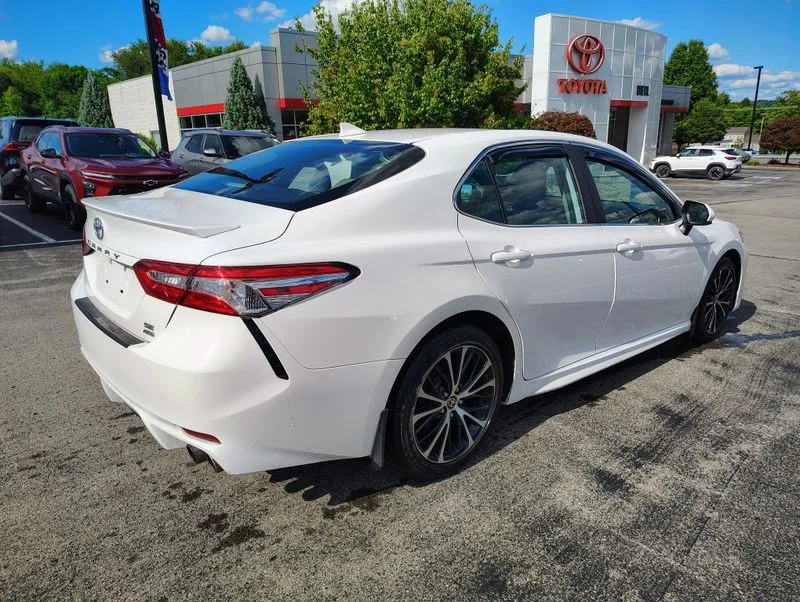 Used 2020 White Toyota SE image 4