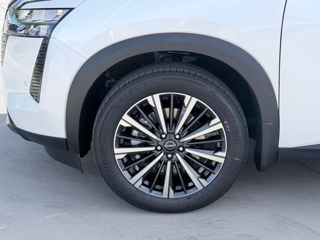 New 2026 Everest White Pearl TriCoat Nissan Platinum image 45