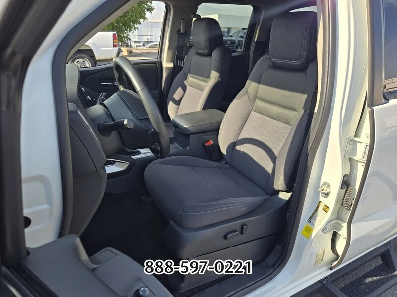 Used 2022 Glacier White NISSAN SV image 9
