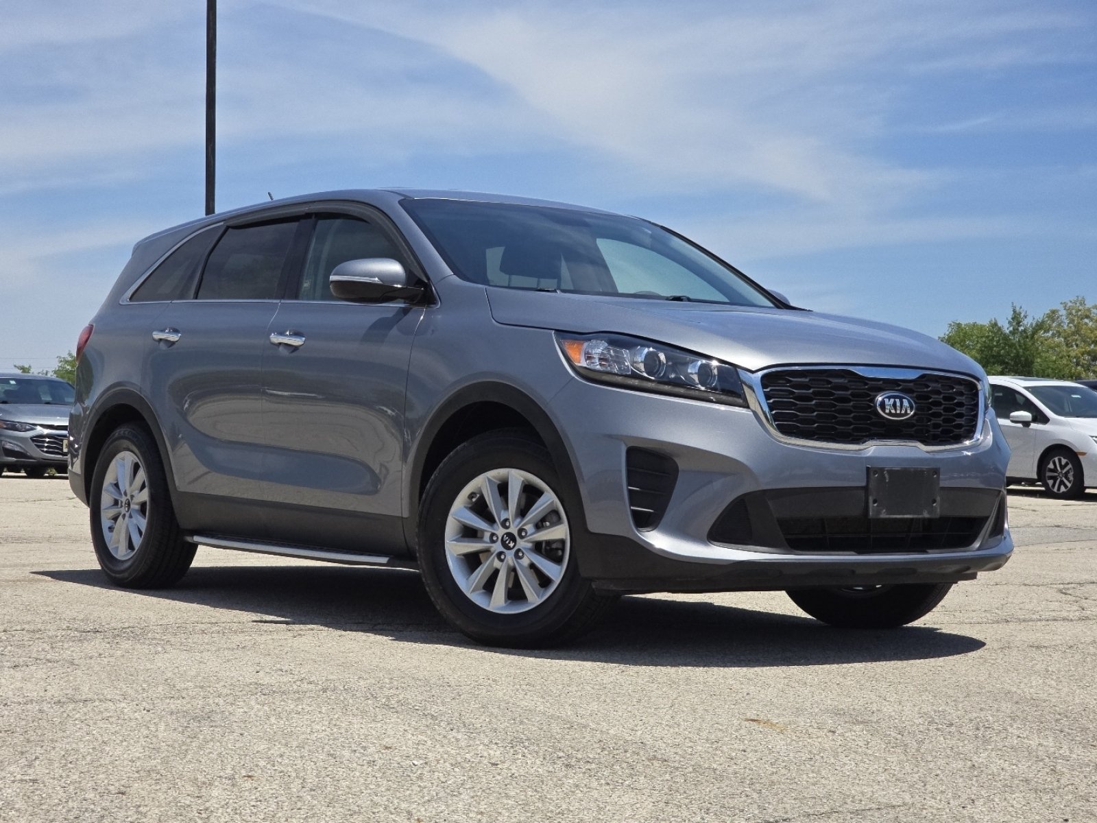 Used 2020 Silver Kia L image 2