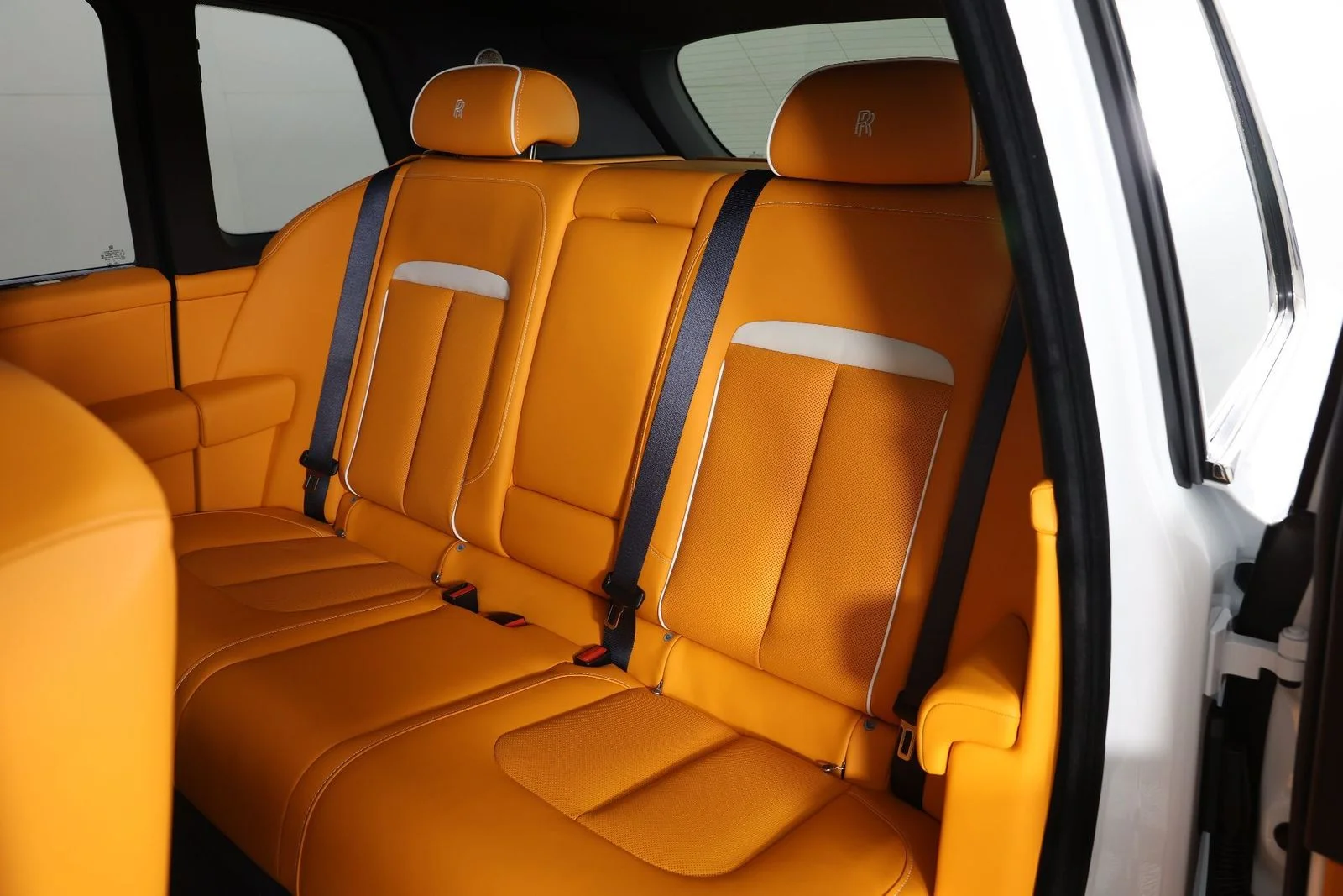 New 2026 Arctic White Rolls-Royce  image 36