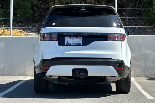 Certified Used 2025 White Land Rover Dynamic SE image 4