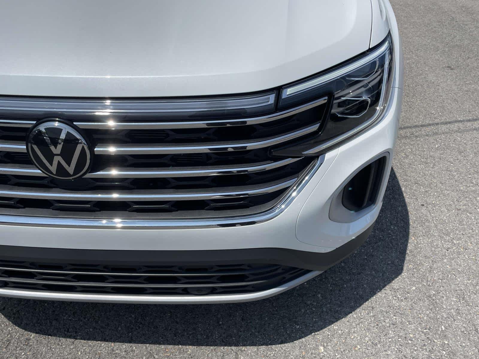 New 2026 Opal White Pearl Volkswagen 2.0T SE image 12