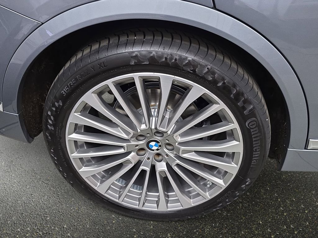 Used 2023 Skyscraper Grey Metallic BMW xDrive40i image 33