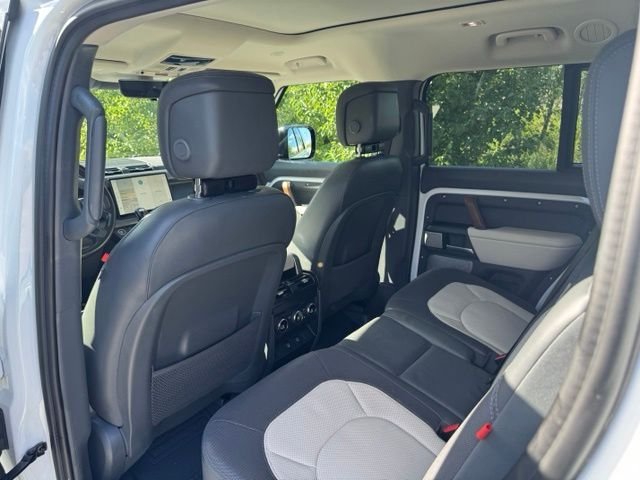 2024 Land Rover Defender X-Dynamic SE - Photo 12